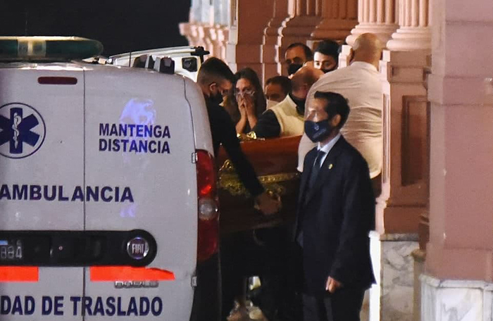 دیگو مارادونا به خاک سپرده شد + عکس
