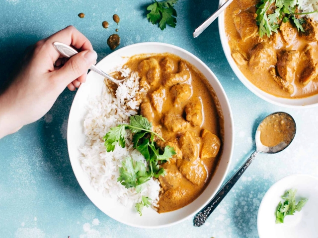 خورش مرغ هندی; یک غذای تند و خوشمزه خورش مرغ هندی; یک غذای تند و خوشمزه