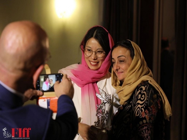 حضور بانوان سینماگر در سی و هفتمین جشنواره جهانی فیلم فجر حضور بانوان سینماگر در سی و هفتمین جشنواره جهانی فیلم فجر
