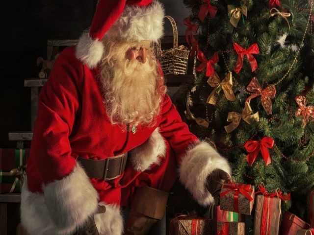 داستان لباس قزمز بابانوئل چیست؟