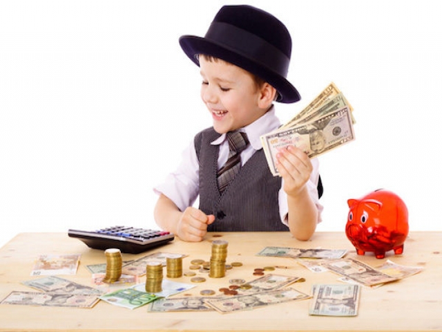 چگونه مهارت پس انداز کردن و خرج کردن پول را به کودک آموزش دهیم ؟ چگونه مهارت پس انداز کردن و خرج کردن پول را به کودک آموزش دهیم ؟