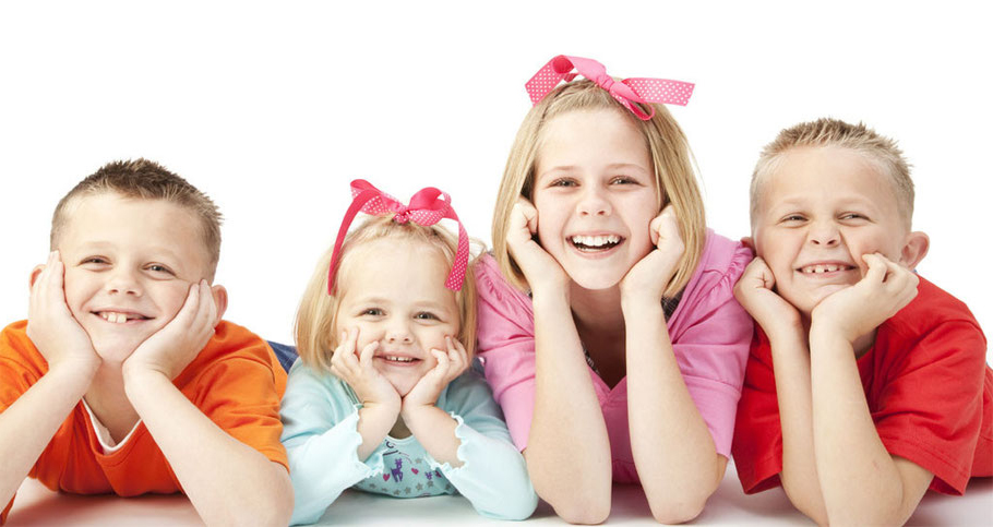 چگونه کودکی شاد داشته باشیم