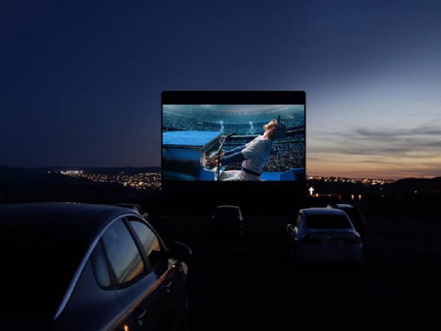 فیلم های روز را در سینما ماشین ببینید! فیلم های روز را در سینما ماشین ببینید!