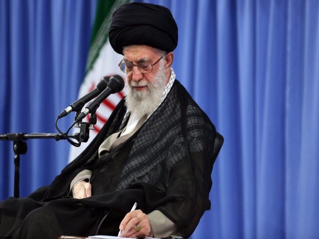 پیام تبریک رهبر معظم انقلاب به کشتی گیران ایرانی