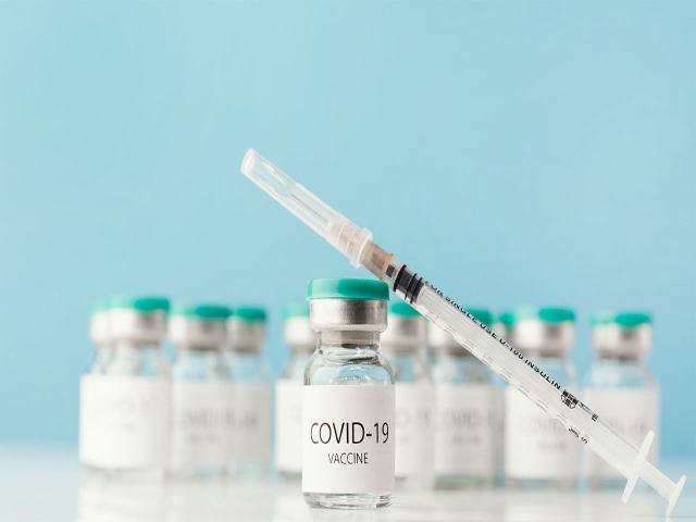 دُز "اضافه" واکسن کرونا به چه کسانی تزریق می‌شود؟