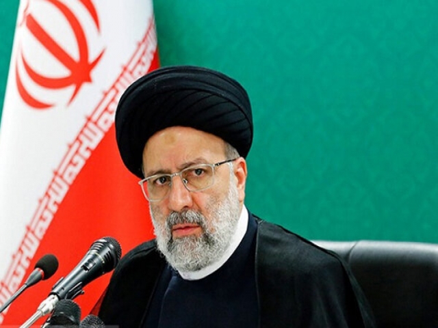 رئیسی: تکنولوژی صنعت موشکی را در صنعت خودروسازی وارد نکردیم. رئیسی: تکنولوژی صنعت موشکی را در صنعت خودروسازی وارد نکردیم.