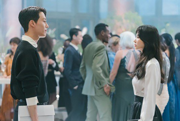 سونگ هه کیو و جانگ کی یونگ در سریال