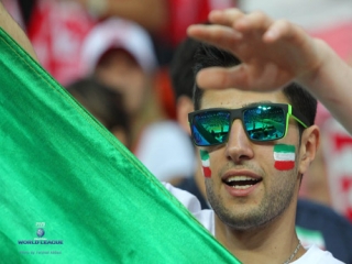 طرفدارای والیبال ایران - لهستان