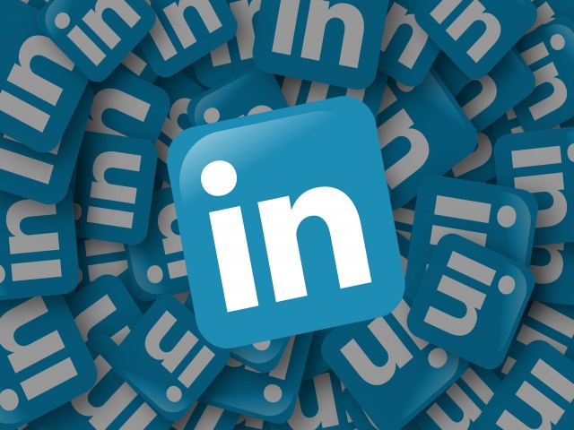 چگونه صفحه لینکدین شرکتی بسازیم؟ نحوه ساخت صفحه شرکت در لینکدین linkedin چگونه صفحه لینکدین شرکتی بسازیم؟ نحوه ساخت صفحه شرکت در لینکدین linkedin