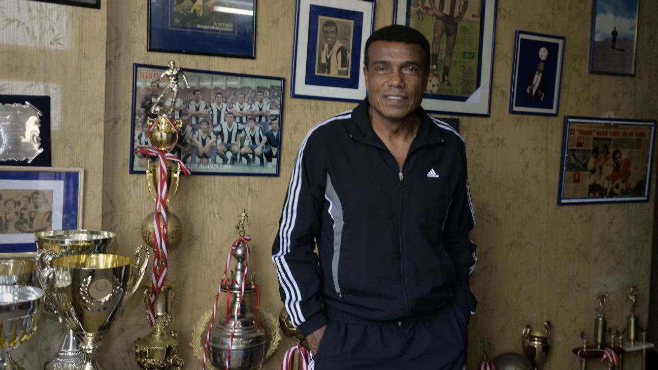 تئوفیلو کوبیاس؛ مردی با 10 گل زده در 10 دیدار جام جهانی