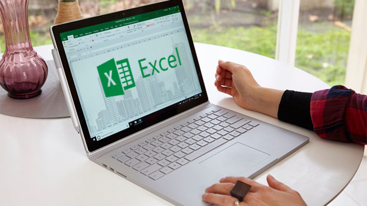 ثابت نگه داشتن (Freeze) سطر و ستون در اکسل