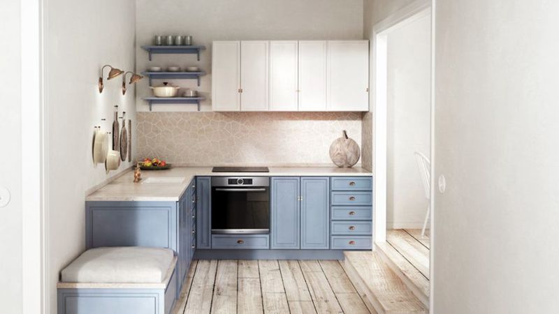 زیباسازی آشپزخانه های غیر اوپن، با طراحی کابینت هایی چشم نواز