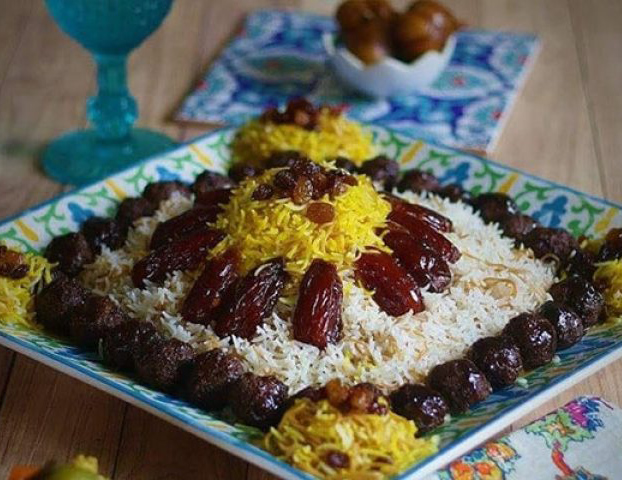رشته پلو با کشمش و خرما