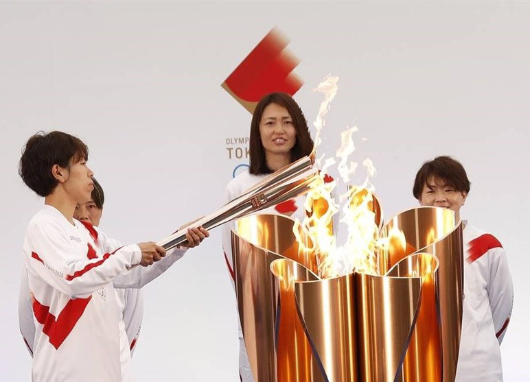 سرانجام مشعل المپیک توکیو روشن شد