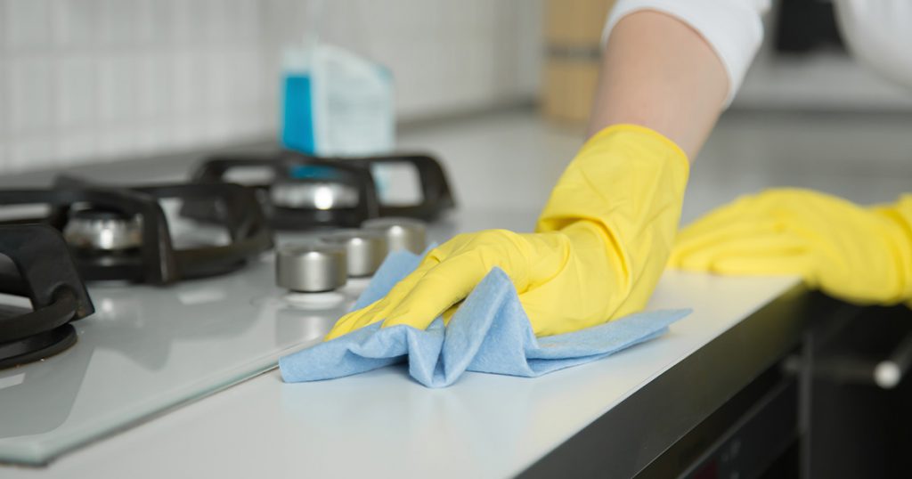 تمیز کردن گاز برای خانه تکانی