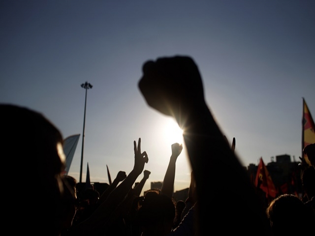 تفاوت انقلاب با کودتا ، شورش و جنبش تفاوت انقلاب با کودتا ، شورش و جنبش