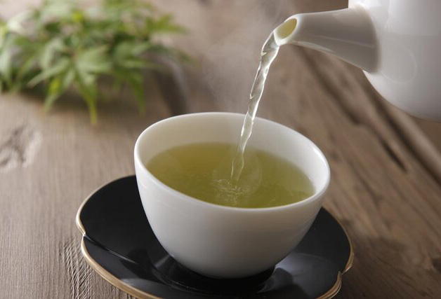 آیا چای سبز به درمان کرونا کمک می کند؟ / جلوگیری از ویروس جهش یافته