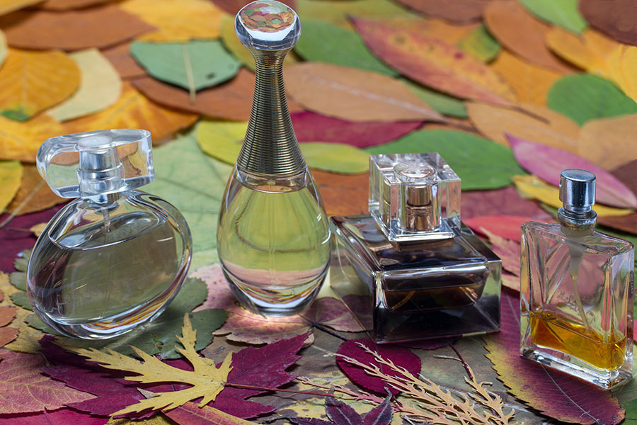 چگونه ماندگاری بوی عطر را زیاد کنیم؟