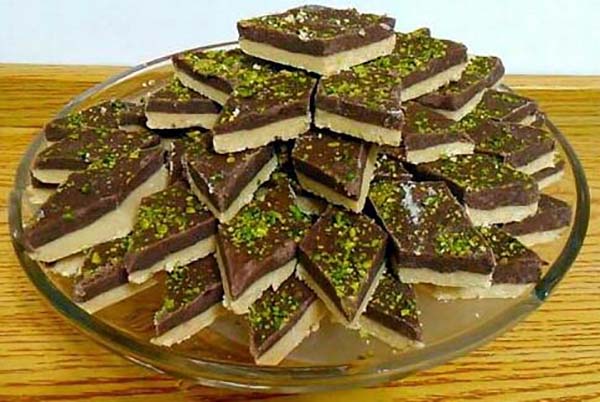 طرز تهیه حلوا نذری دو رنگ