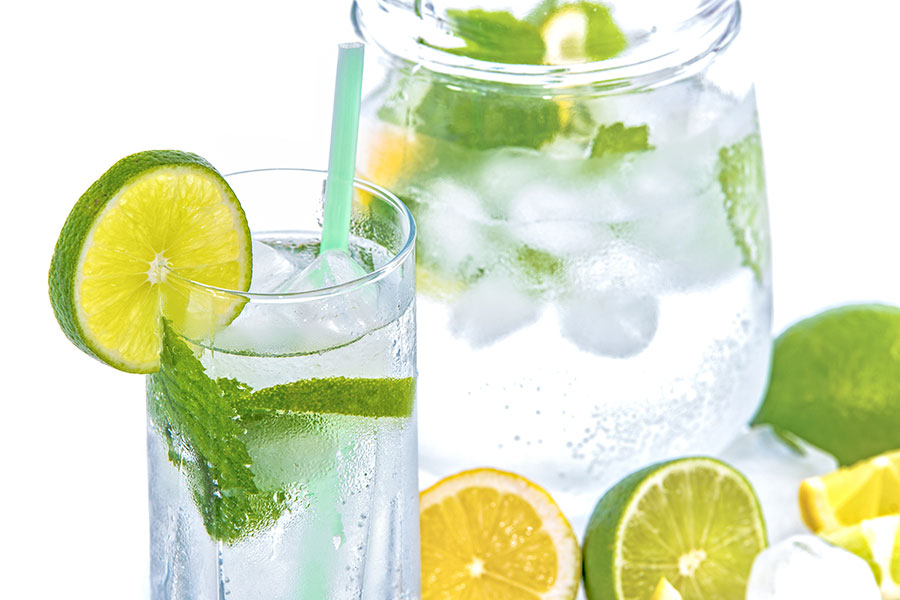 با آب لیمو ترش از سرطان پیشگیری کنید