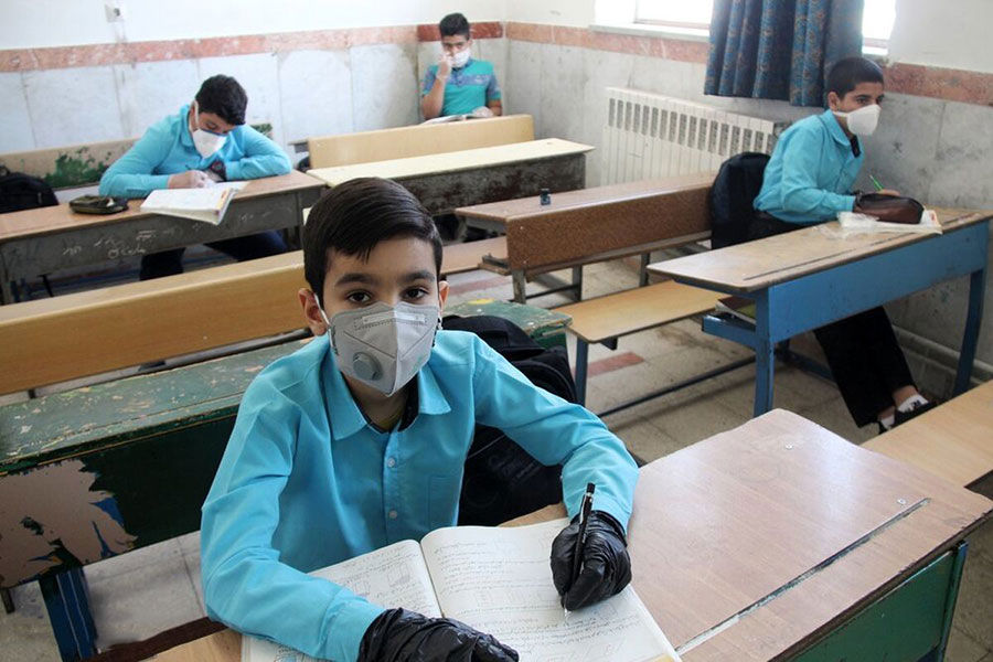 شرط آموزش و پرورش برای بازگشایی مدارس در سال تحصیلی جدید :  معلم ها واکسن بزنند، مدارس از مهر حضوری می شود