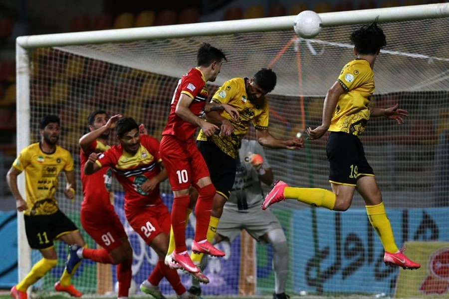 فولاد به نیمه نهایی جام حذفی فوتبال صعود کرد