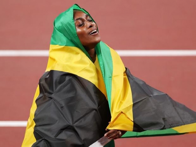 سه مدال دوی صدمتر از آن جامائیکا ؛ عنوان تکراری سریع ترین زن جهان