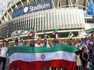 استقبال ایرانی ها در بدو ورود ملی پوشان به بریزبین
