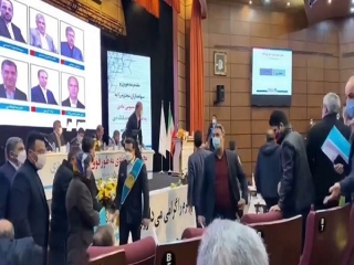 دعوا و درگیری در جلسه مجمع عمومی بانک دی