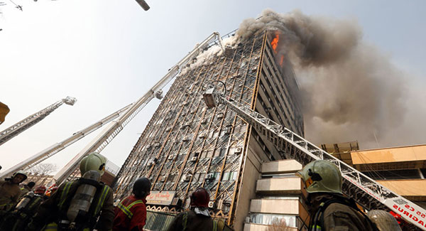 30 دی؛ آتش سوزی و ریزش ساختمان پلاسکو