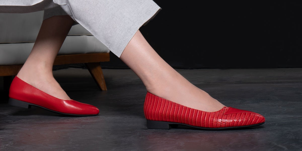 فرق کفش لوفر و کالج چیست؟