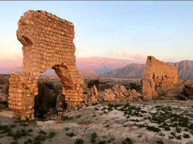 نابودی پل تاریخی در سیل اخیر استان فارس نابودی پل تاریخی در سیل اخیر استان فارس