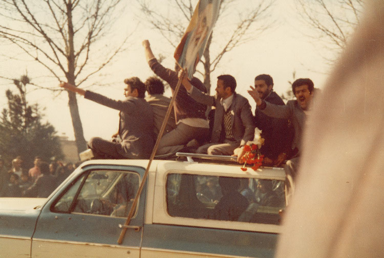 ماسین حامل امام خمینی رد مسیر خروج از فرودگاه مهرآباد