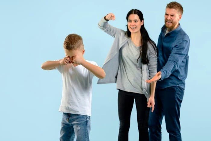 والدین نامناسب