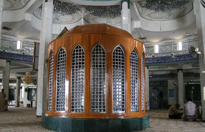 نمایی از داخل مسجد حنانه، محل قرار گرفتن سر امام حسین (ع)