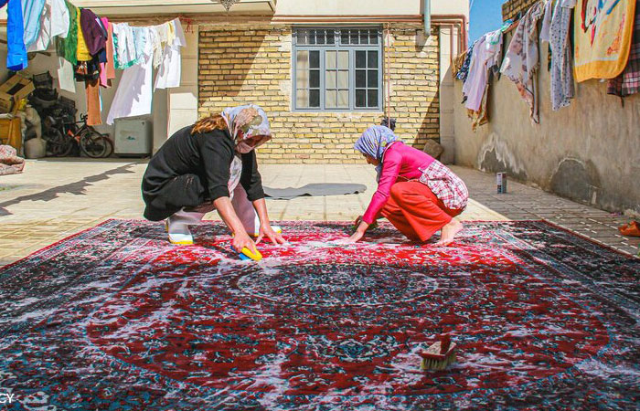 قالیشویی ازجمله مراسم خانه تکانی در ایران قالیشویی ازجمله مراسم خانه تکانی در ایران