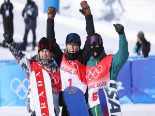 آغاز رقابتهای اسکیت بورد و لوژسواری المپیک زمستانی
