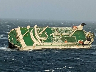 غرق شدن کشتی اماراتی در آب های عسلویه