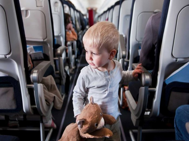 سن کودک برای خرید بلیط هواپیما