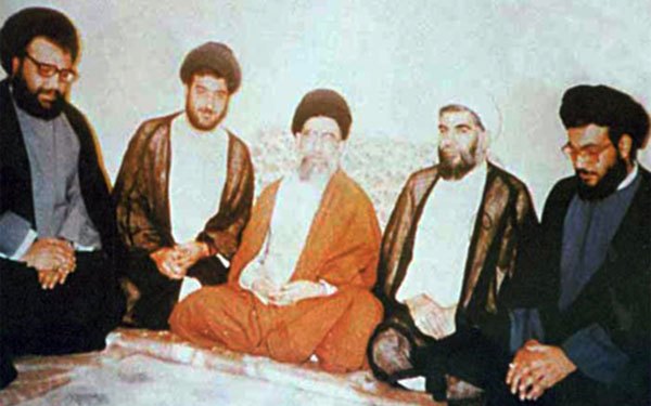 دیدار شهید سید عباس موسوی با رهبر انقلاب اسلامی