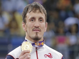 قهرمان کشتی آزاد روسیه به دلیل دوپینگ چهار سال محروم شد