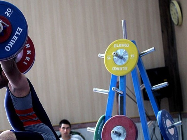 21 وزنه‌بردار به اردوی تیم ملی بزرگسالان دعوت شدند