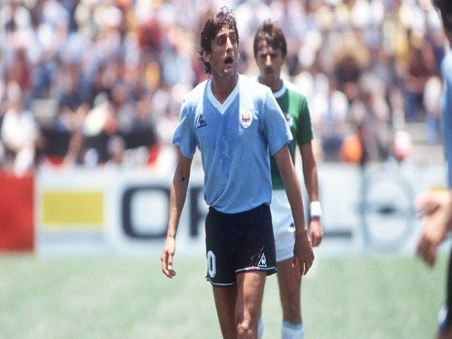 خاطرات انزو فرانچسكولی از سریع ترین کارت قرمز جام جهانی