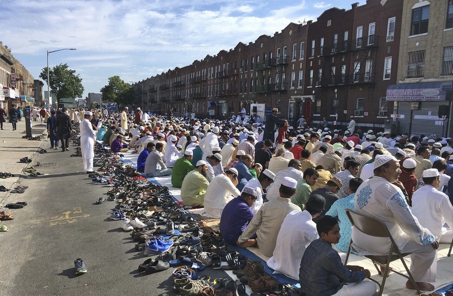 برگزاری مراسم نماز جماعت در رمضان 2017 توسط مسلمانان مقیم آمریکا