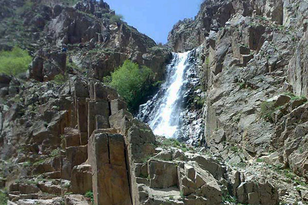 آبشار عیش اباد در مرند استان آذربایجان شرقی
