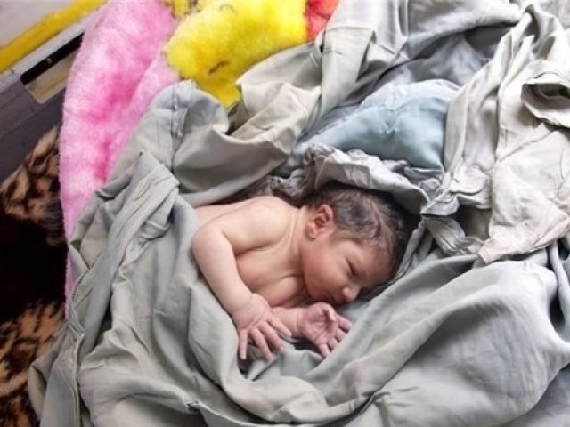 رها شدن یک نوزاد دیگر در خیابان های تهران!