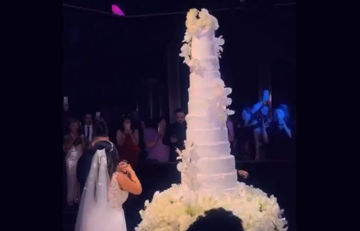 کیک عروسی ساسی مانکن به طول چند متر