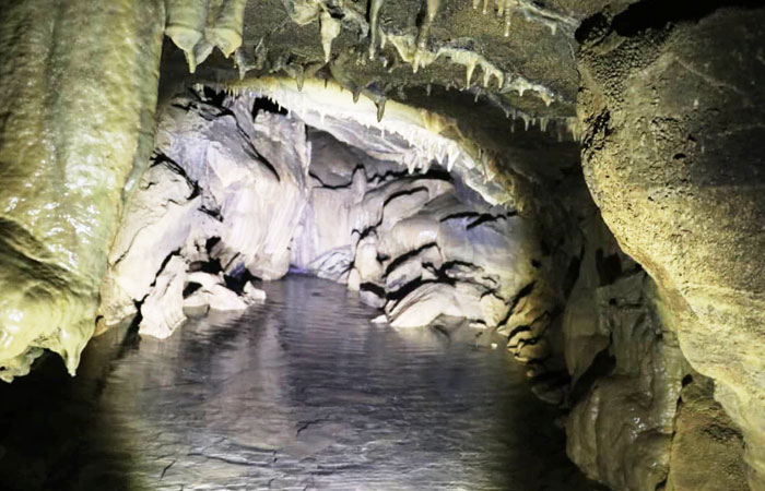 غار آبی تنگسنان اندیکا جلوه‌ای از شگفتی طبیعت
