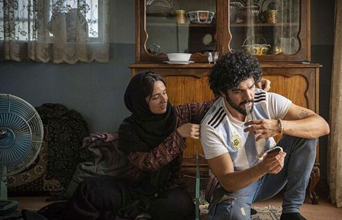 گلاره عباسی در نقش آهو، نامزد نادر، در فیلم سینمایی شادروان