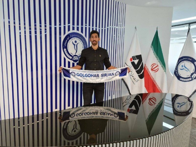 مرتضی تبریزی قرارداد خود با گل گهر را تمدید کرد مرتضی تبریزی قرارداد خود با گل گهر را تمدید کرد